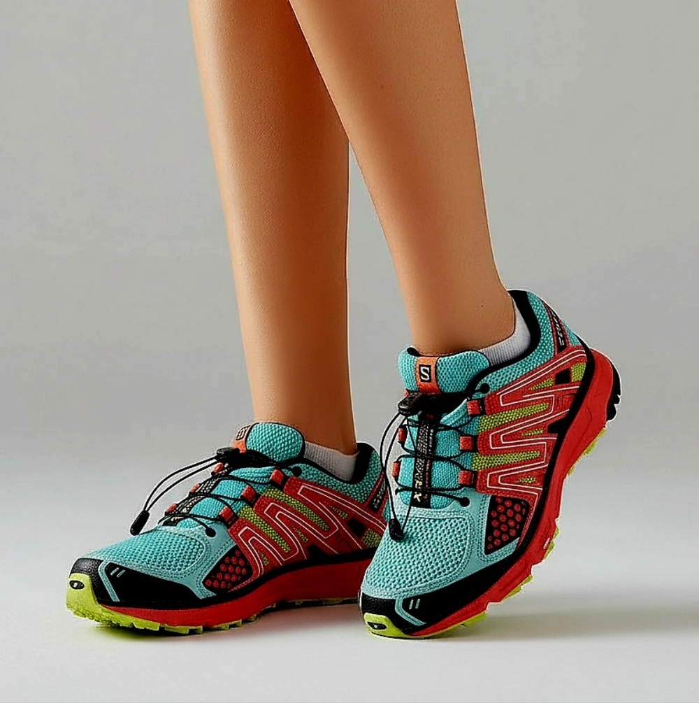 Salomon XR Mission 1 women's sz 7 Running Trainer.     Like New